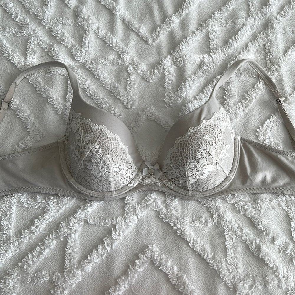 Victorias Secret Demi Bra